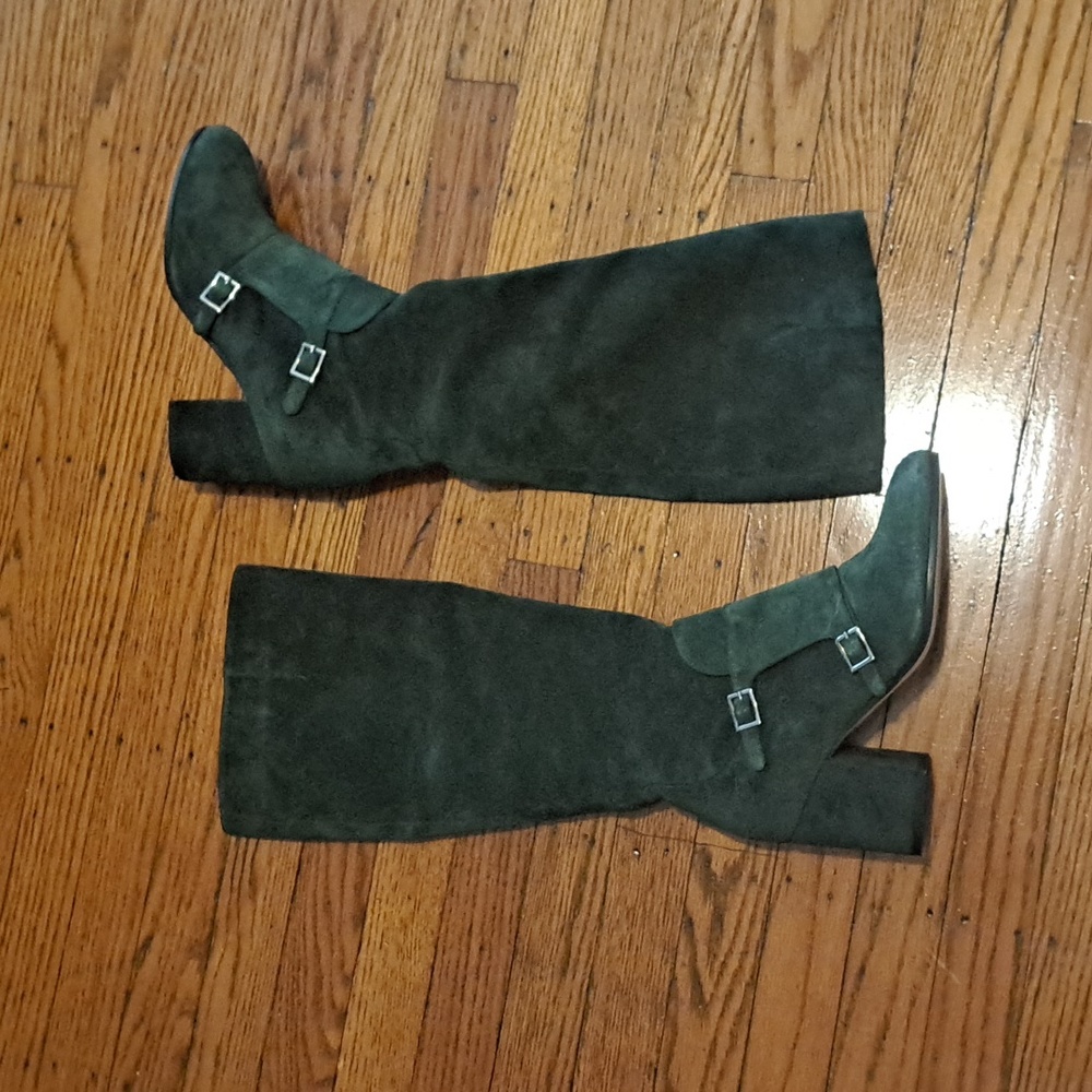 Green suede boots
